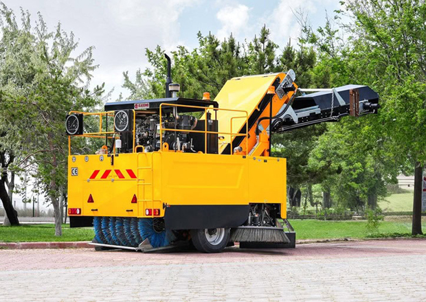 Commercial vehicle fleet and logistics equipment